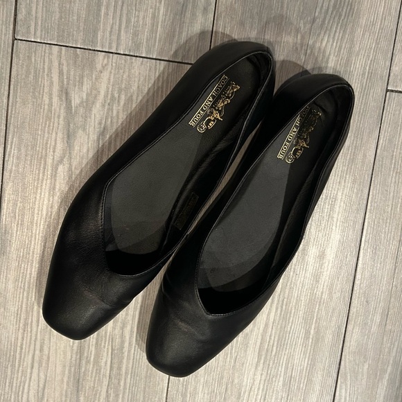 “Coach and Four” black leather flats, size 8 - Picture 2 of 6